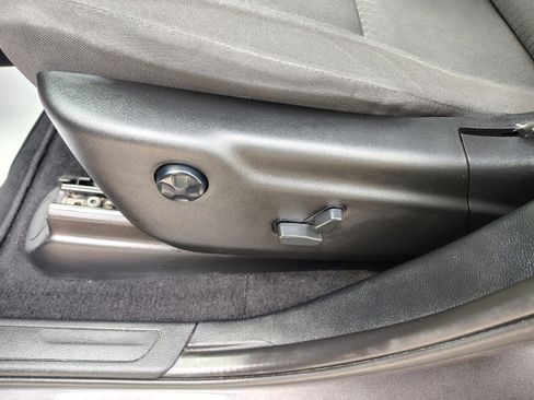 Certified 2021 Jeep Grand Cherokee Laredo image 19