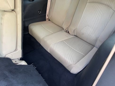 Used 2013 Dodge Journey SXT w/ Flexible Seating Group image 11