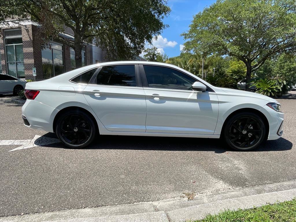 New 2026 Volkswagen Jetta SE FWD image 2