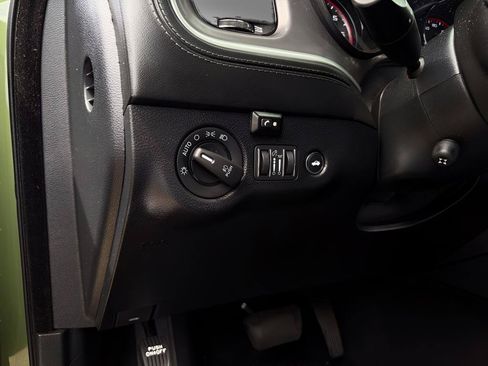Used 2022 Dodge Charger R/T w/ Plus Group RWD image 17