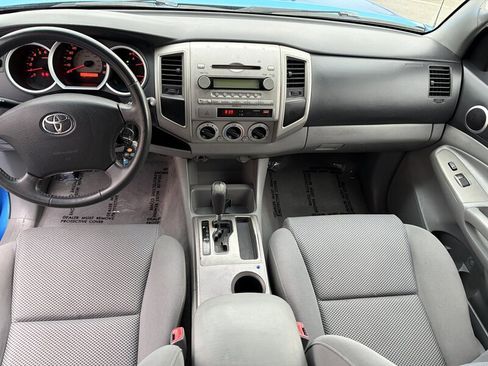 Used 2005 Toyota Tacoma PreRunner image 25