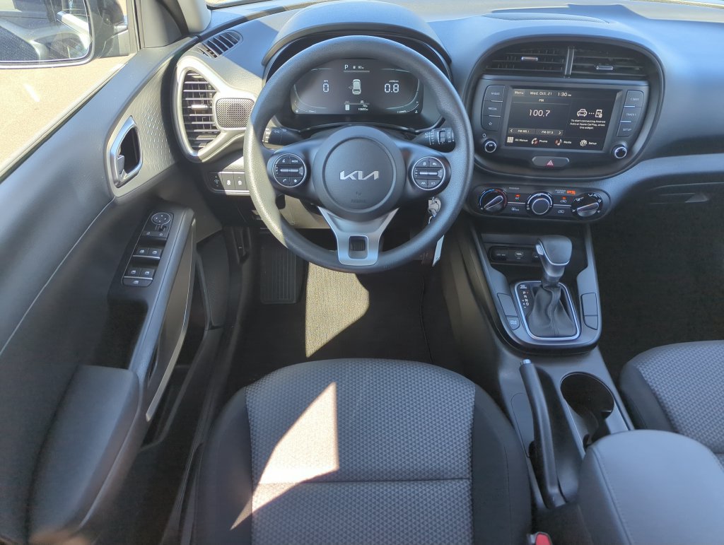 Used 2025 Kia Soul LX FWD image 16
