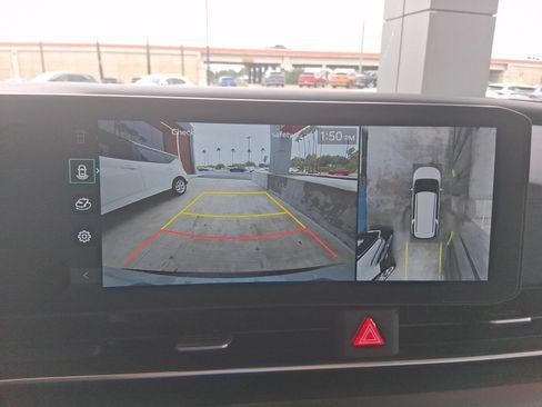 New 2026 Kia Carnival SX w/ SX Dark Edition Package FWD image 16