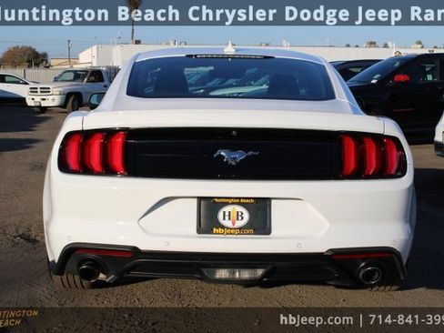 Used 2023 Ford Mustang Premium image 4
