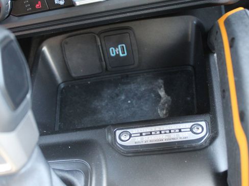 Used 2023 Ford Bronco Badlands w/ Sasquatch Package AWD/4WD image 36