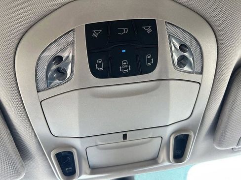 Used 2024 Chrysler Pacifica Limited FWD image 27
