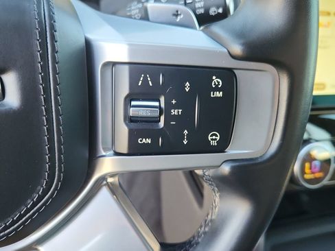 Used 2023 Land Rover Discovery Metropolitan Edition AWD/4WD image 22