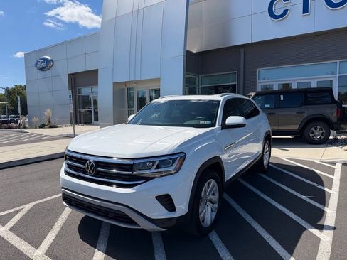 Used 2023 Volkswagen Atlas Cross Sport SE w/ Panoramic Sunroof Package AWD/4WD image 2