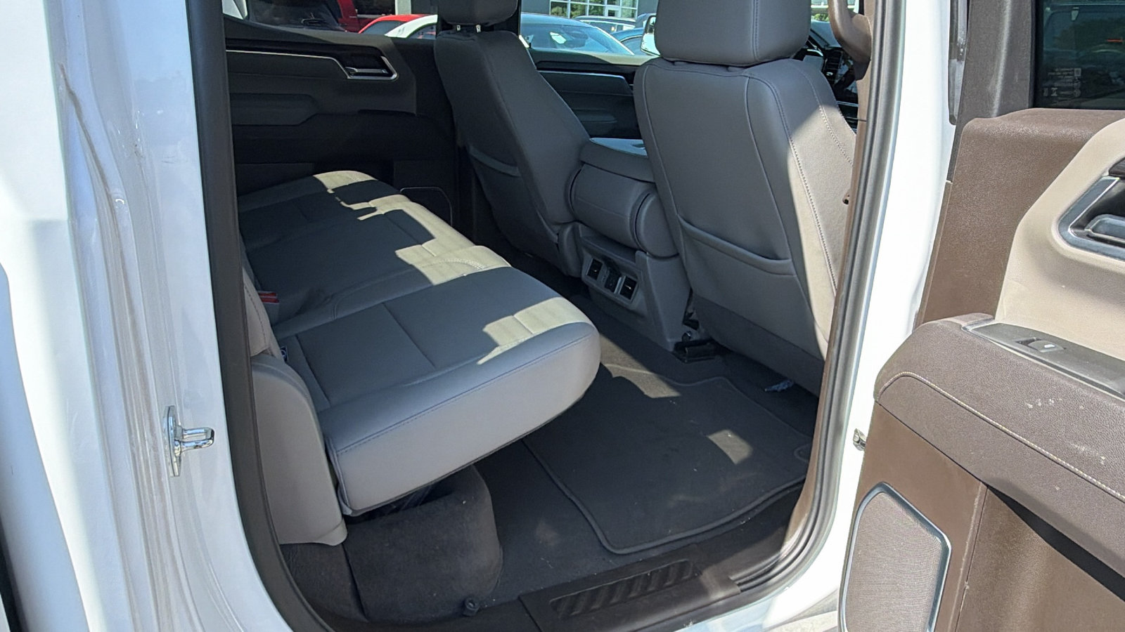 Used 2025 GMC Sierra 1500 SLT AWD/4WD image 20
