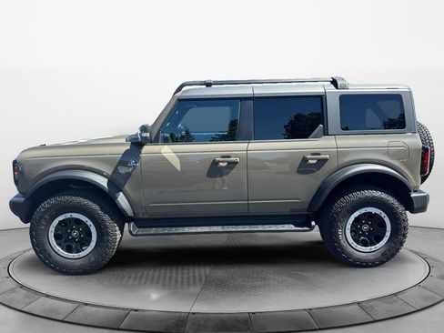 Certified 2025 Ford Bronco Outer Banks w/ Sasquatch Package AWD/4WD image 3