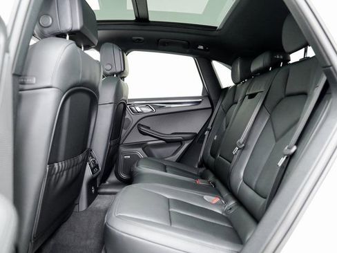 New 2026 Porsche Macan image 26