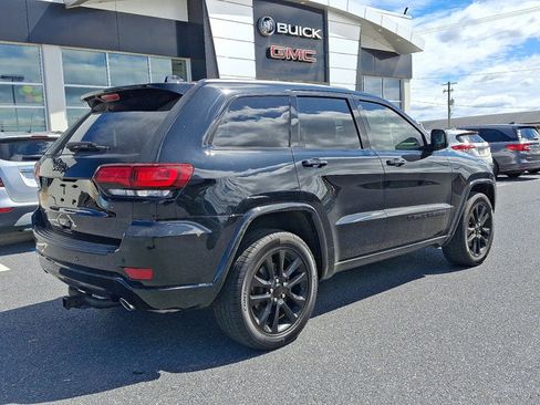 Used 2022 Jeep Grand Cherokee Laredo X AWD/4WD image 6