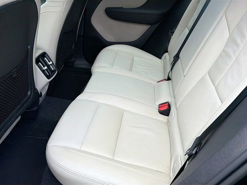 Used 2023 Volvo XC40 B5 Plus AWD/4WD image 22