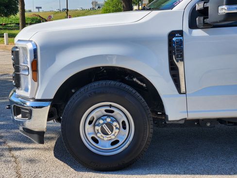Used 2024 Ford F250 XL w/ XL Chrome Package RWD image 24