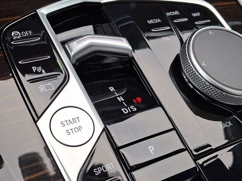 Used 2026 BMW X5 xDrive50e w/ Climate Comfort Package image 12