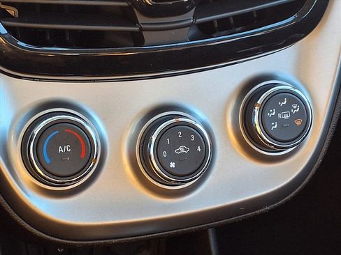 Used 2016 Chevrolet Spark LT image 11