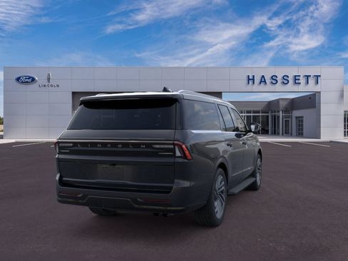 New 2026 Lincoln Navigator L Premier AWD/4WD image 8