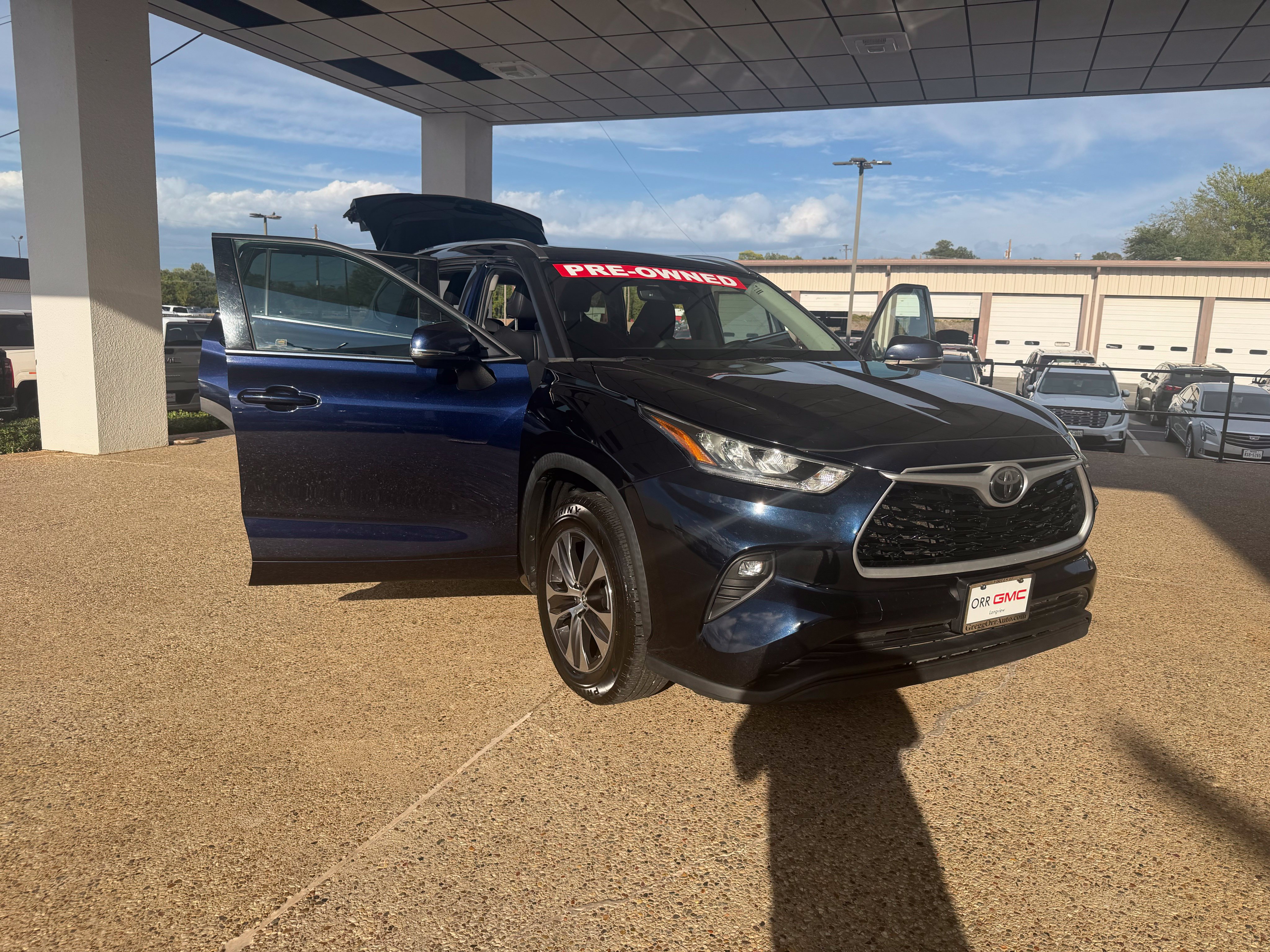 Used 2020 Toyota Highlander XLE FWD image 20
