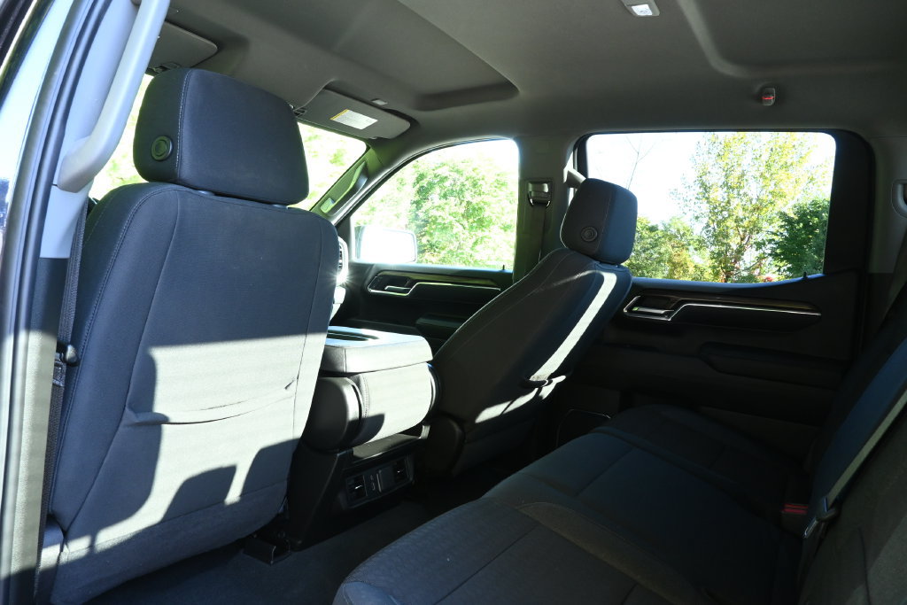 Used 2024 Chevrolet Silverado 1500 RST w/ Z71 Off-Road Package AWD/4WD image 27