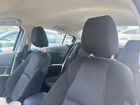 Used 2015 MAZDA MAZDA3 i SV FWD image 10
