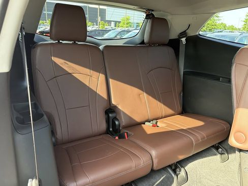Used 2020 Buick Enclave Avenir w/ Avenir Technology Package FWD image 17