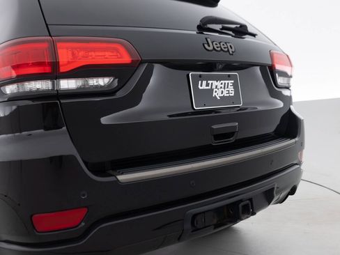 Used 2017 Jeep Grand Cherokee Limited 75th Anniversary AWD/4WD image 17