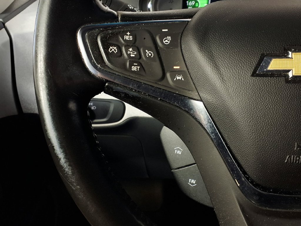 Used 2021 Chevrolet Bolt Premier w/ Infotainment Package FWD image 19