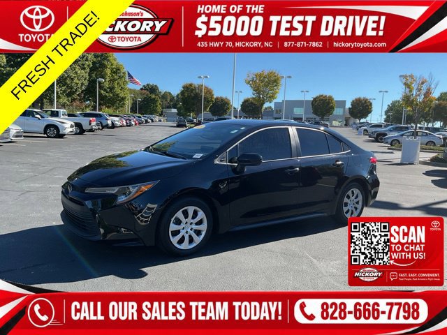 Used 2025 Toyota Corolla LE w/ Convenience Package FWD image 1
