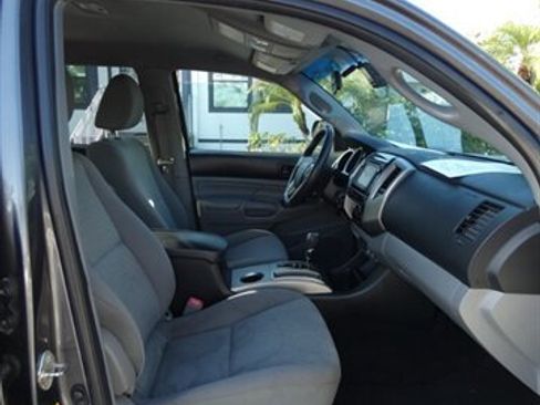 Used 2014 Toyota Tacoma PreRunner w/ SR5 Package image 49