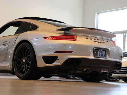 Used 2014 Porsche 911 Turbo S image 34
