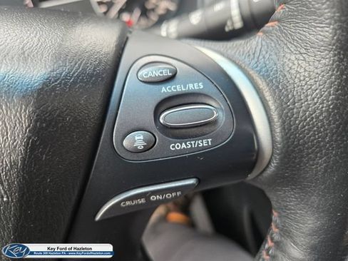 Used 2020 Nissan Pathfinder SL AWD/4WD image 28