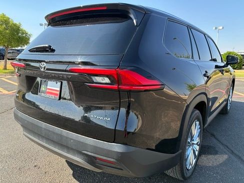 Used 2024 Toyota Grand Highlander AWD image 6