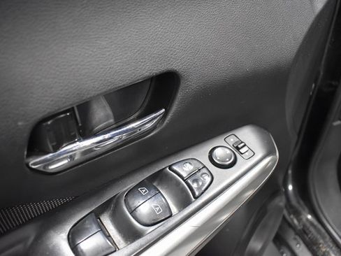 Used 2020 Nissan Kicks SV image 15