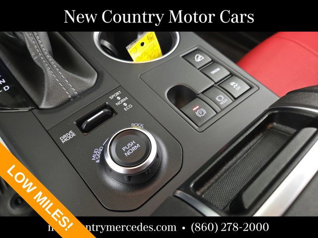 Used 2025 Toyota Highlander XSE AWD/4WD image 22