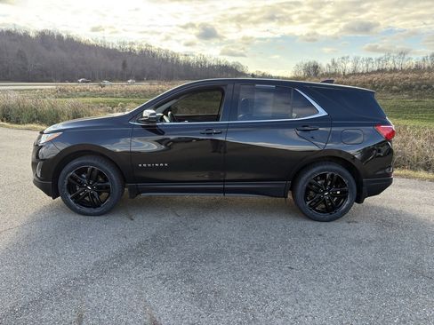 Used 2020 Chevrolet Equinox LT w/ Midnight Edition image 2