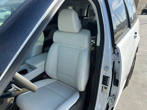 New 2025 Hyundai Santa Fe Calligraphy FWD image 28