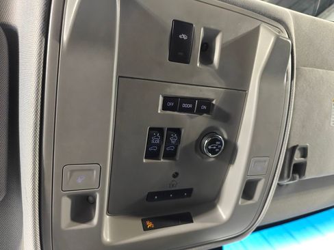 Used 2017 Chevrolet Tahoe Premier image 13