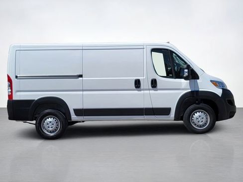 Used 2025 RAM ProMaster 2500 w/ Convenience Group FWD image 2