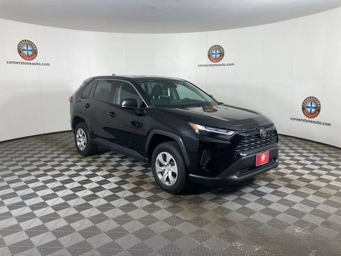 Used 2024 Toyota RAV4 LE AWD/4WD image 16