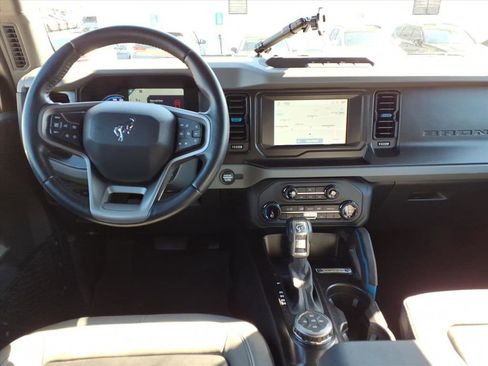 Used 2022 Ford Bronco Black Diamond image 9