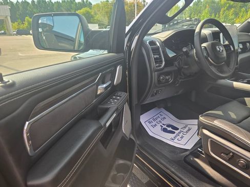 Used 2025 RAM 1500 Laramie AWD/4WD image 6