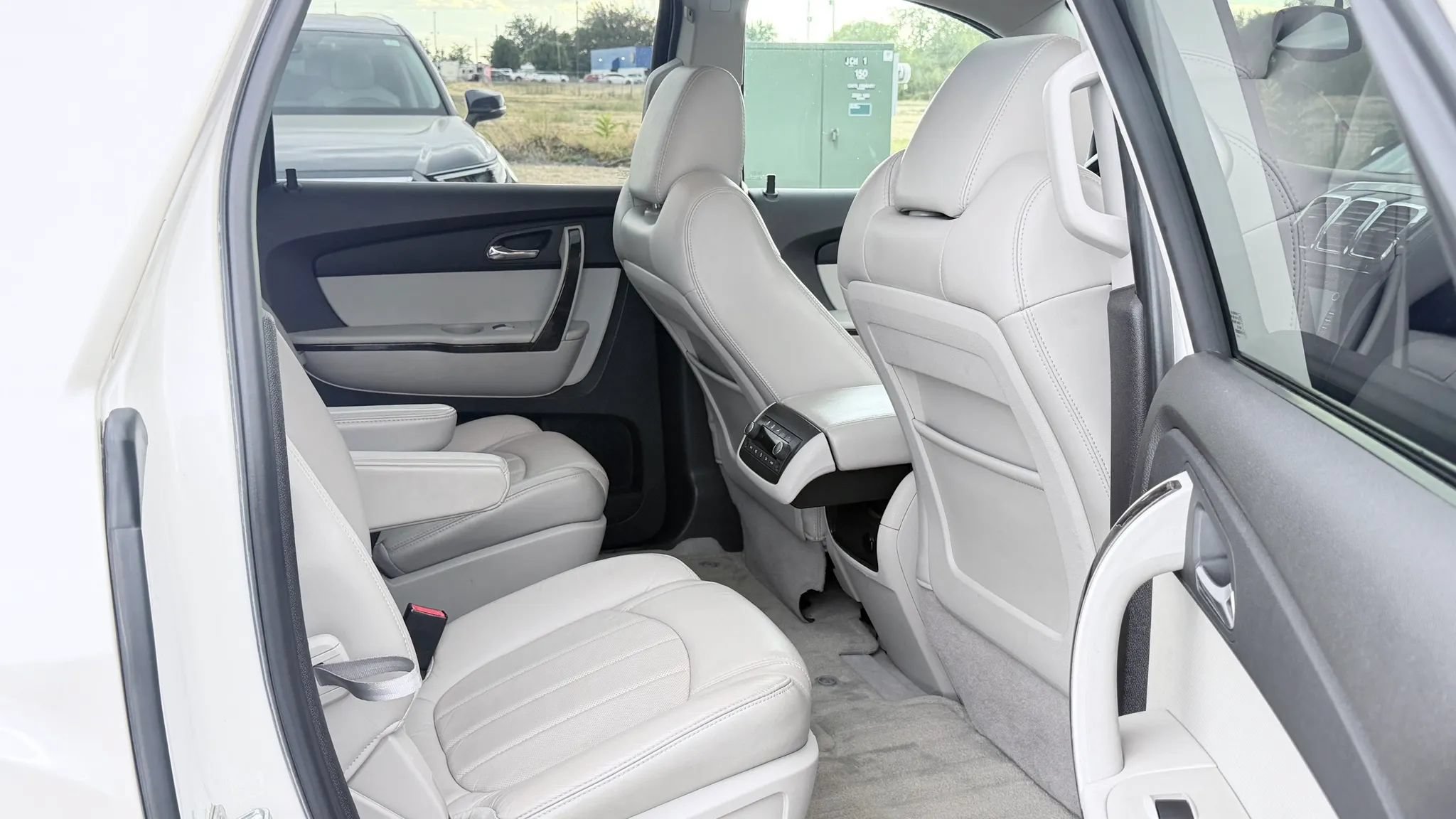 Used 2012 GMC Acadia Denali AWD/4WD image 18