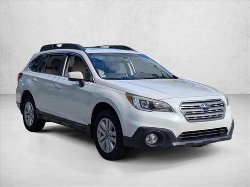 Used 2016 Subaru Outback 2.5i Premium image 3