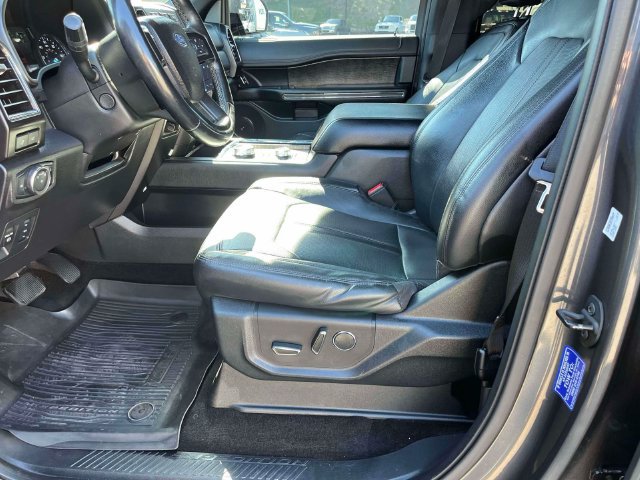 Used 2018 Ford Expedition Limited w/ Equipment Group 301A AWD/4WD image 30