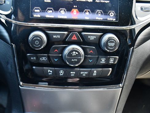 Used 2020 Jeep Grand Cherokee Altitude image 29