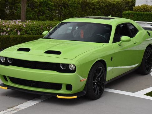 Used 2023 Dodge Challenger SRT Hellcat RWD image 9