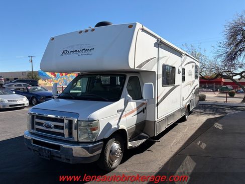 Used 2011 Ford E-450 and Econoline 450 Super Duty w/ Motorhome Prep Pkg image 4