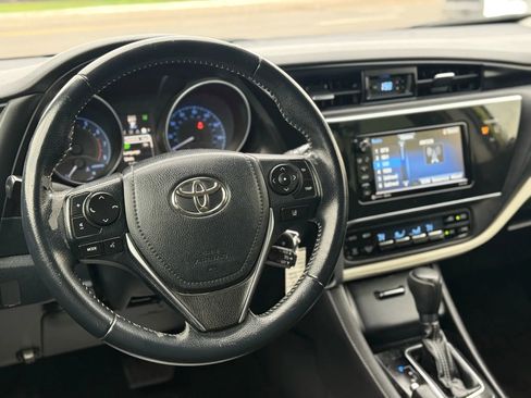Used 2018 Toyota Corolla iM image 25