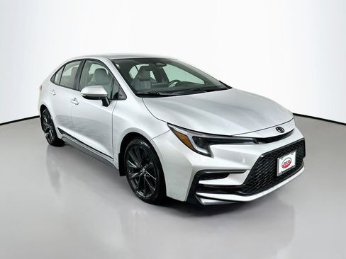 Certified 2026 Toyota Corolla SE FWD image 3