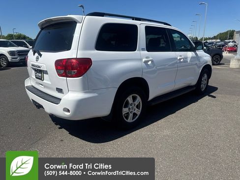 Used 2017 Toyota Sequoia SR5 AWD/4WD image 10